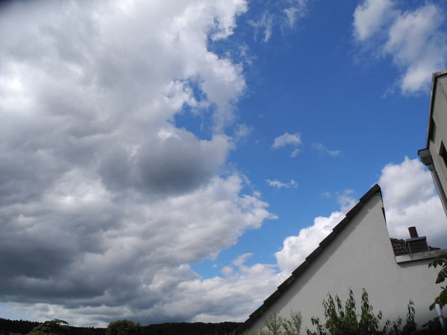 Wolken im Westen.png