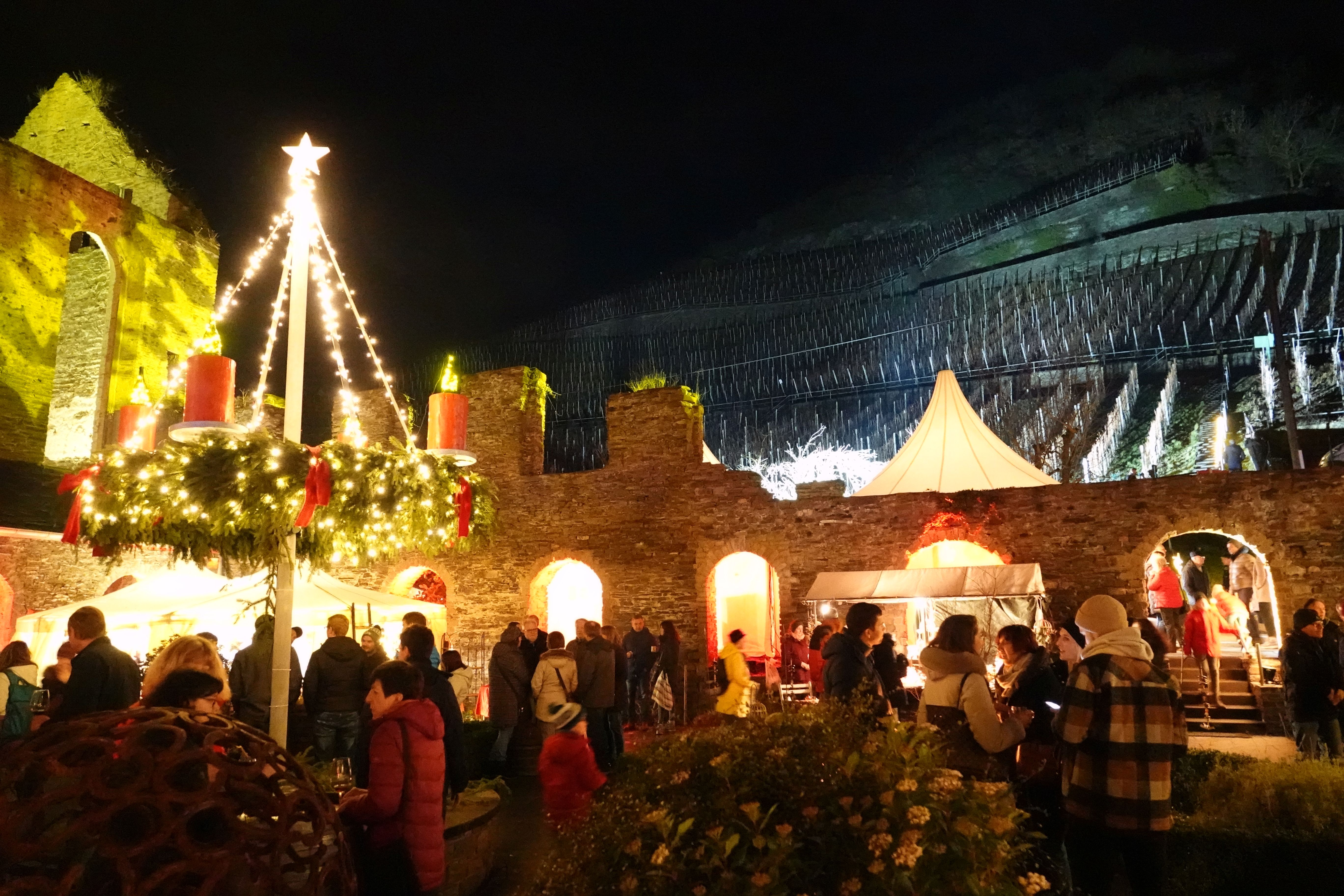 Weihnachtsmarkt Klosterruine Mariental.JPG