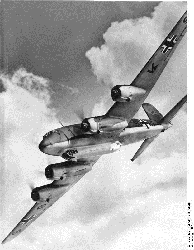 Bundesarchiv_Bild_146-1978-043-02,_Focke-Wulf_Fw_200_C_Condor.png