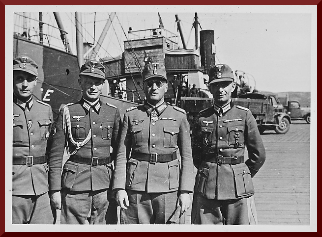 General Schörner und sein Adjutant (6983689756)[2] 01