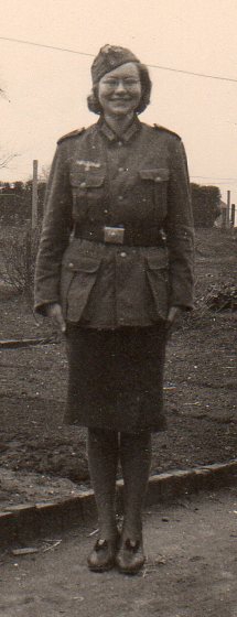 Fräulein Ebinger Uniform