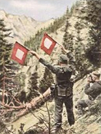 Bild 104 Flaggensignal im Gebirge