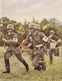 Bild 158 Sanitätsmannschaften mit Gasmaske