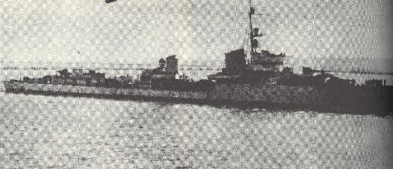 Zerstörer beim Einlaufen in französischen Hafen 001 Forenbildarchiv