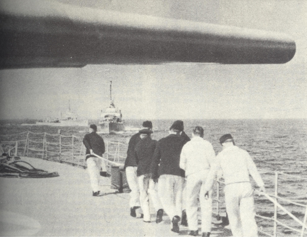 Zerstörer beim Vorstoß ins Eismeer 001 Forenbildarchiv