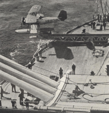 Flugzeugstart vom Schlachtschiff Forenbildarchiv