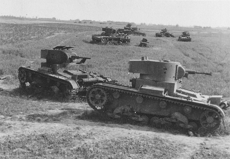 800px-Destroyed 19th tank division near Vojnitsa-Lutsk highway[1]