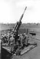 414px-Bundesarchiv Bild 101I-635-3999-24, Deutschland, Flak-Batterie in Feuerstellung[1]