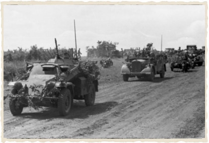 Bundesarchiv Bild 101I-216-0401-25, Russland-Mitte-Nord, Fahrzeugkolonne[1]