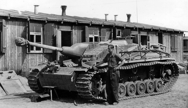 44 Archiv History Facts