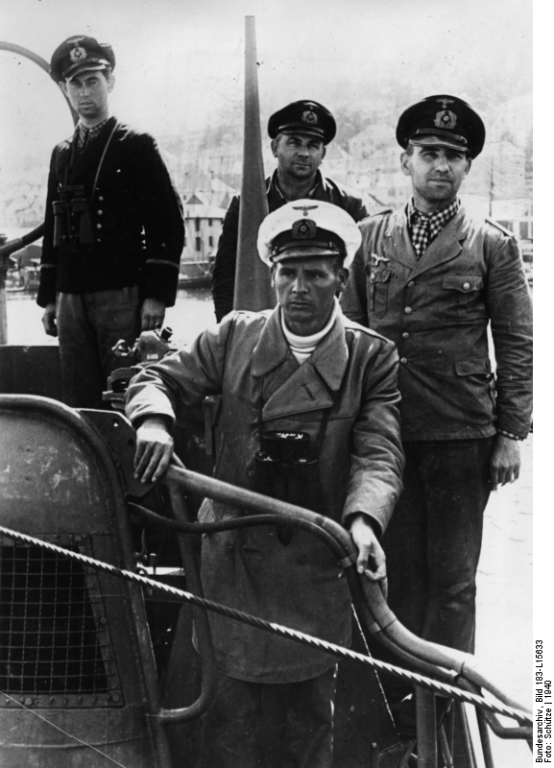 Bundesarchiv Bild Bild 183-L15633, Norwegen, Einlaufen eines U-Bootes
