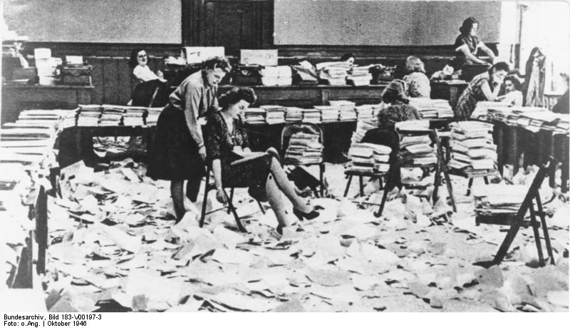 Bundesarchiv Bild 183-V00197-3, Nürnberg Prozess, Büro für Druckschriften-Herstellung