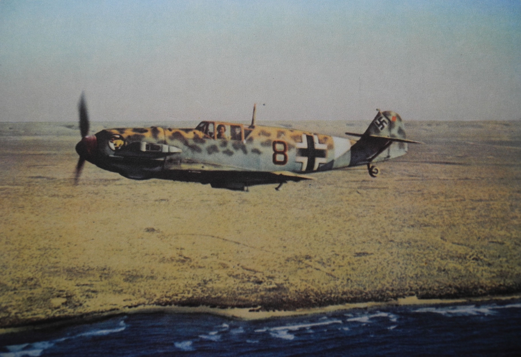 12. Bf 109 E7 Trop  II.Grp. JG 27 über der nordafrikanischen Küste